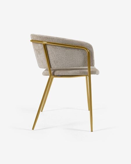 Silla Runnie de chenilla beige con patas de acero con acabado dorado