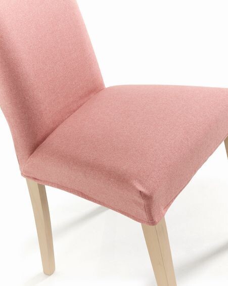 Silla Freda rosa y patas de madera maciza de haya acabado natural