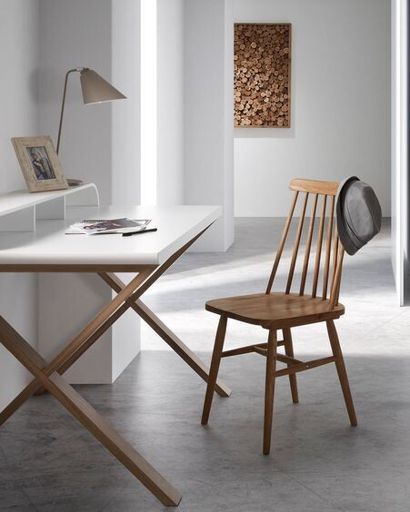 Silla Tressia DM y madera maciza de caucho lacado natural