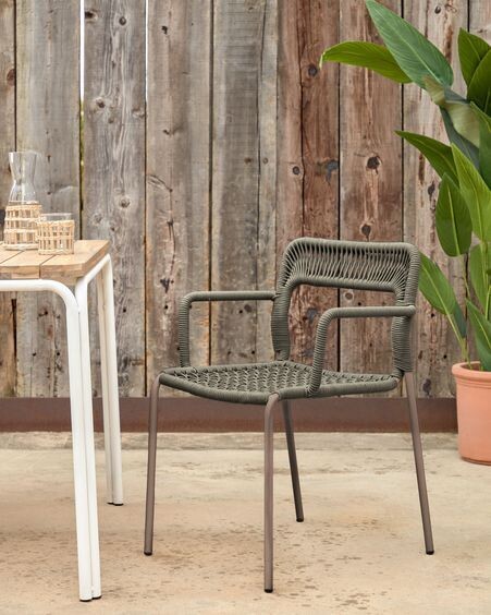 Silla Cailin de cuerda verde y patas de acero galvanizado pintado en verde oscuro