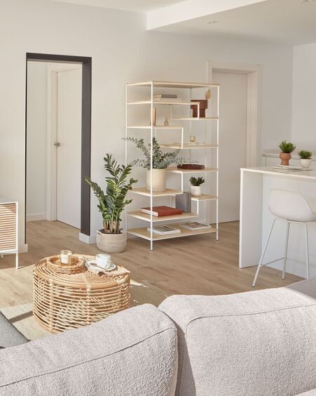 Estantería Push de madera maciza de mango y acero blanco 100 x 180 cm