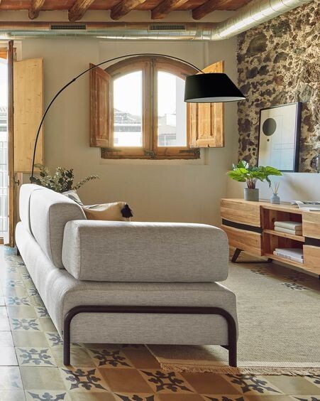 Sofá Compo 3 plazas beige con bandeja grande 252 cm