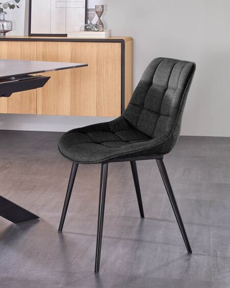 Silla Adam gris oscuro y patas de acero con acabado negro