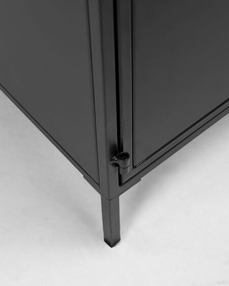 Aparador Shantay acero con acabado negro 160 x 72 cm