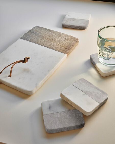 Tabla de servir Danelle mármol blanco y madera de mango