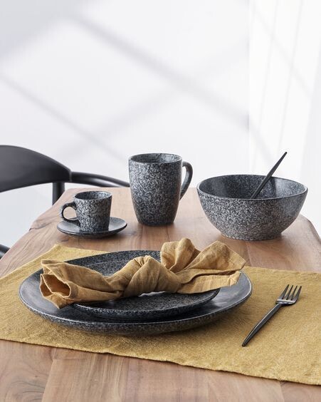 Taza Airena de cerámica negro