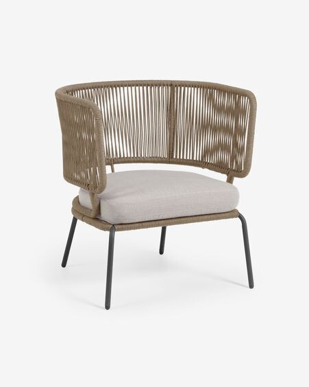 Sillón Nadin de cuerda beige y patas de acero galvanizado
