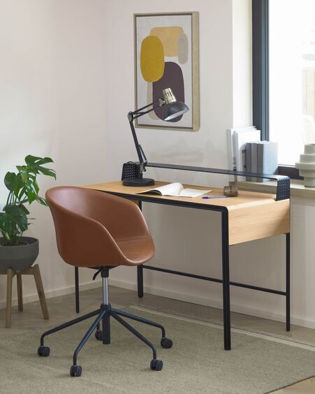 Lámpara de mesa Kristine de acero