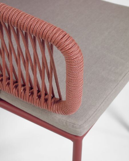 Silla Nadin de cuerda terracota y patas de acero galvanizado