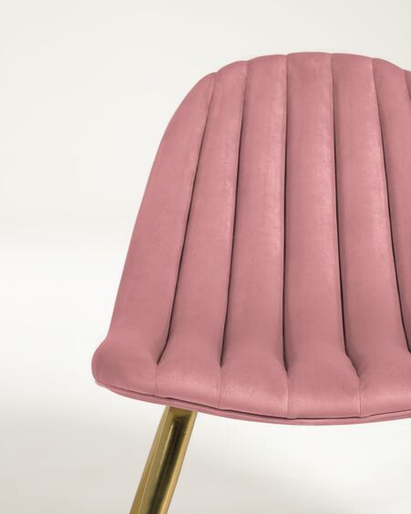 Silla Marlene terciopelo rosa patas acero acabado dorado