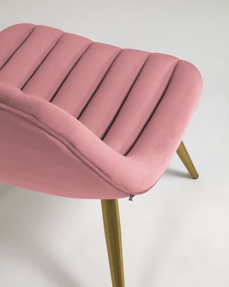 Silla Marlene terciopelo rosa patas acero acabado dorado