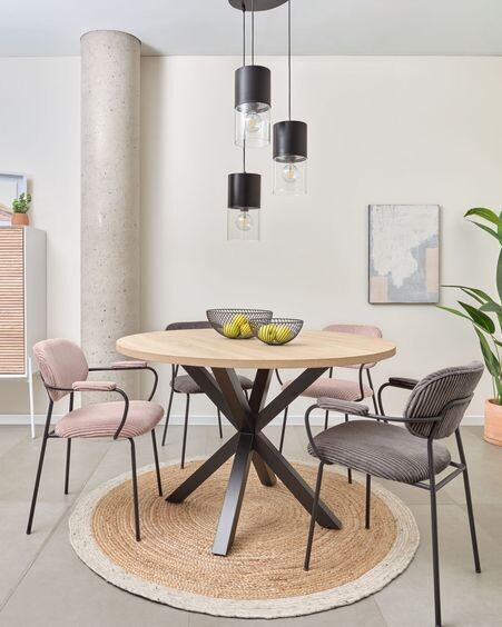Silla Auxtina de pana gruesa rosa y metal negro