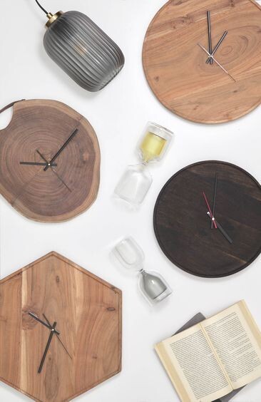Reloj de pared redondo Yuliana de madera maciza de acacia Ø 30 x 35 cm