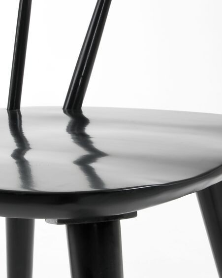 Silla Trise DM y madera maciza de caucho lacado negro