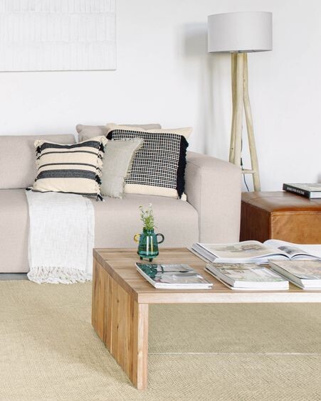 Mesa de centro Tulsi madera maciza de roble y cristal 120 x 70 cm