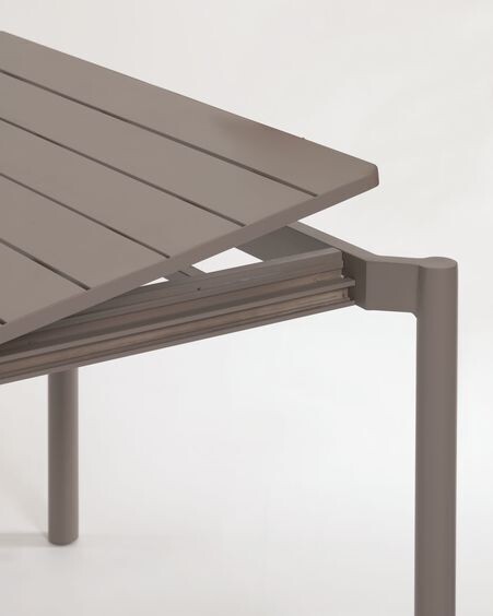 Mesa extensible de exterior Zaltana de aluminio con acabado marrón mate 140 (200) x 90 cm