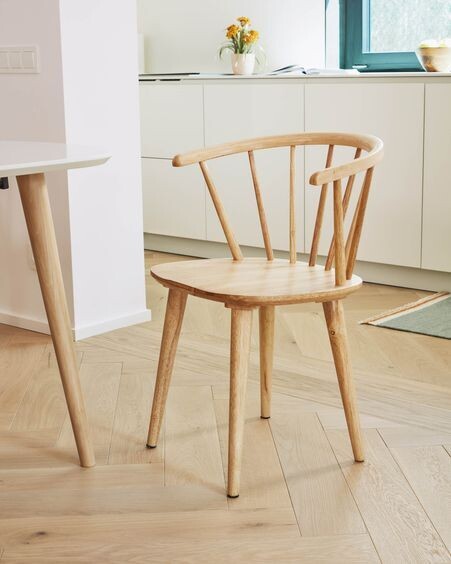Silla Trise DM y madera maciza de caucho lacado natural