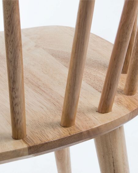 Silla Trise DM y madera maciza de caucho lacado natural