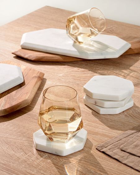 Tabla de servir alargada Romina en forma de heptágono de madera maciza de acacia