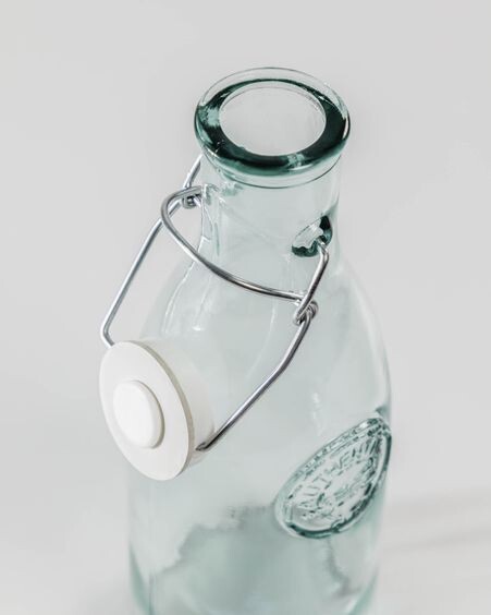 Botella Tsiande de vidrio transparente 100% reciclado