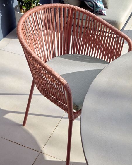 Silla Yanet de cuerda terracota y patas de acero galvanizado
