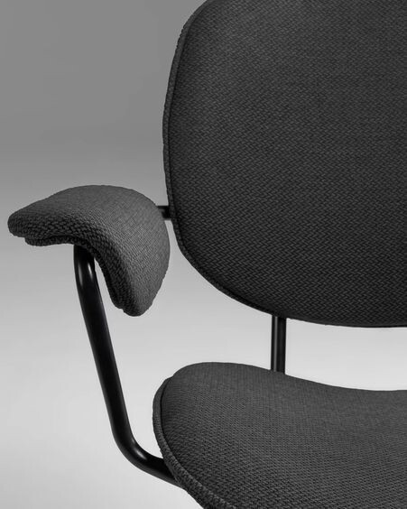 Silla Naiquen gris oscuro y acero acabado negro