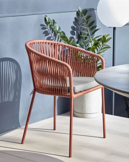 Silla Yanet de cuerda terracota y patas de acero galvanizado