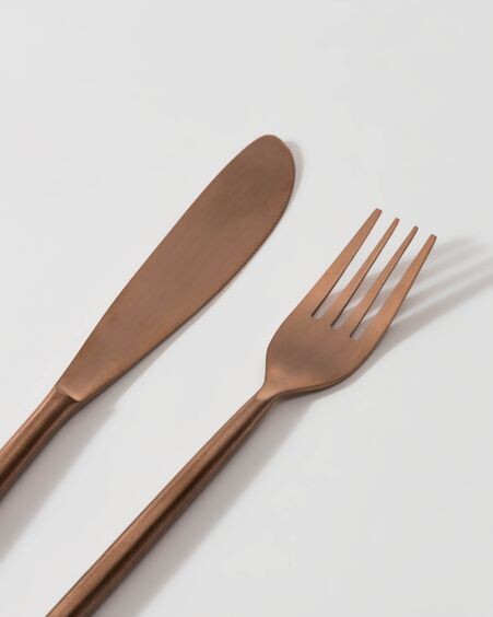 Set Kelda de 16 cubiertos cobre mango redondo