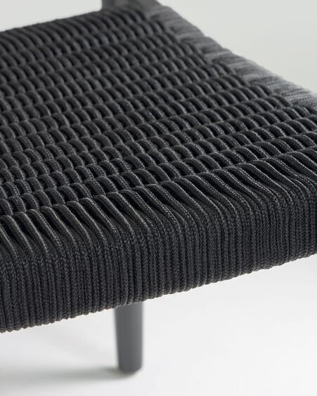 Silla Nina de madera maciza de acacia acabado negro mate y cuerda negro
