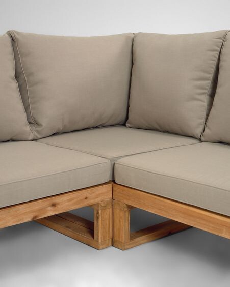 Set Flaviina de sofá rinconero 5 plazas y mesa de madera maciza acacia FSC 100%