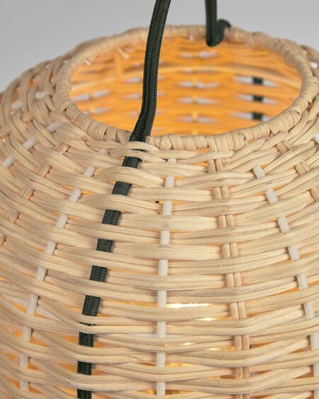Lámpara de mesa grande Lumisa de ratán con acabado natural y cuerda verde