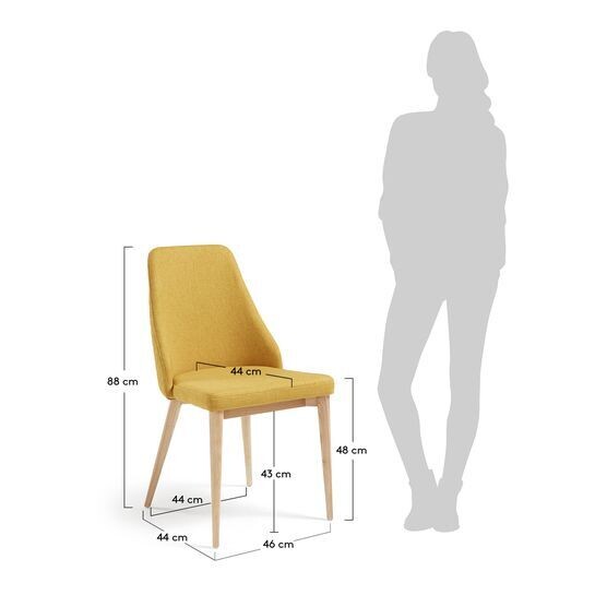 Silla Rosie mostaza y patas de madera maciza de fresno acabado natural