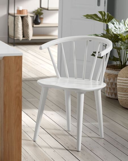 Silla Trise DM y madera maciza de caucho lacado blanco