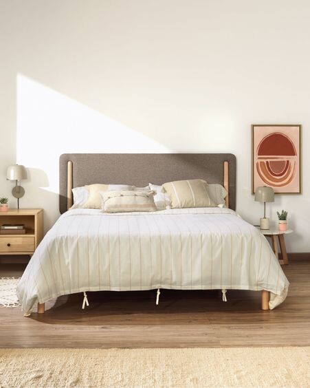 Cama Shayndel de madera maciza de caucho 160 x 200 cm