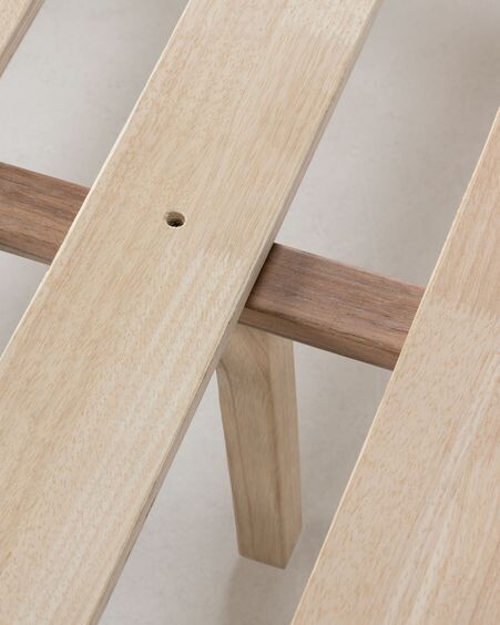 Cama Shayndel de madera maciza de caucho 160 x 200 cm