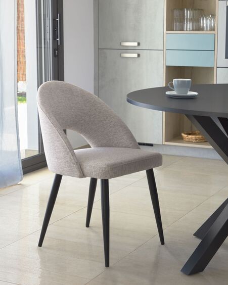 Silla Mael beige y patas de acero con acabado negro