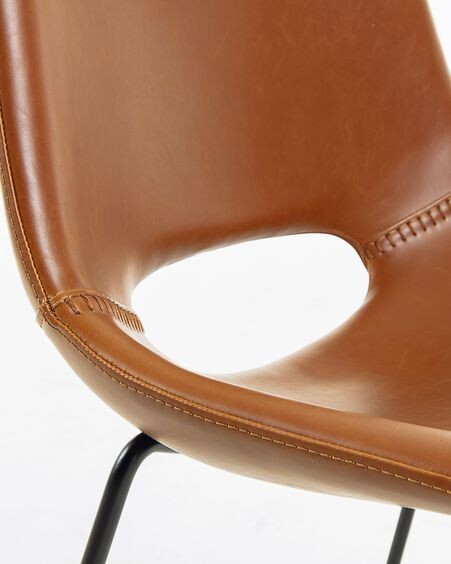 Silla Zahara marrón y patas de acero acabado negro