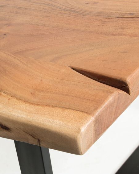 Mesa Alaia de madera maciza de acacia y patas de acero negro 160 x 90 cm