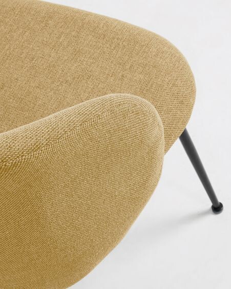 Silla Minna mostaza y patas de acero acabado negro