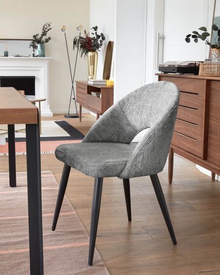 Silla Mael de chenilla gris y patas de acero con acabado negro