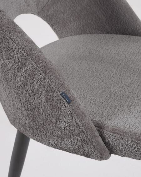 Silla Mael de chenilla gris y patas de acero con acabado negro