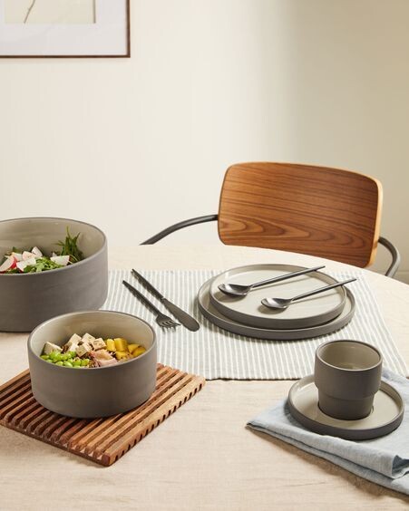 Plato de postre Thianela de porcelana gris