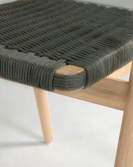 Silla Majela de madera maciza de eucalipto acabado efecto roble y cuerda verde FSC 100%