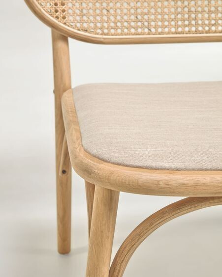 Sillón Doriane madera maciza roble acabado natural y asiento de tela