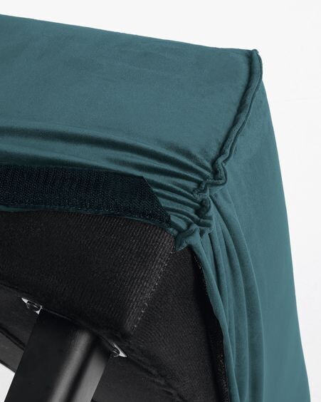 Banqueta Dyla terciopelo turquesa y madera maciza de haya 111 cm