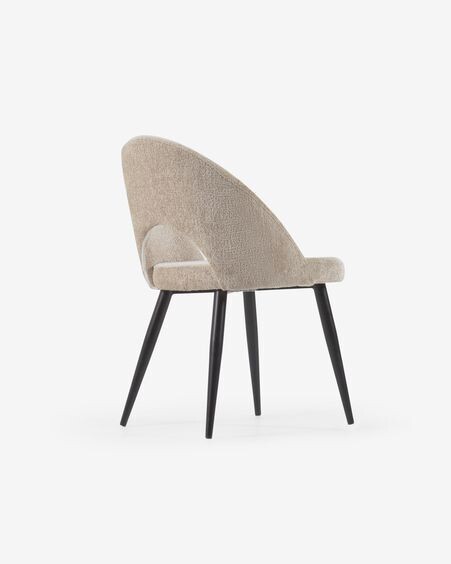 Silla Mael de chenilla beige y patas de acero con acabado negro