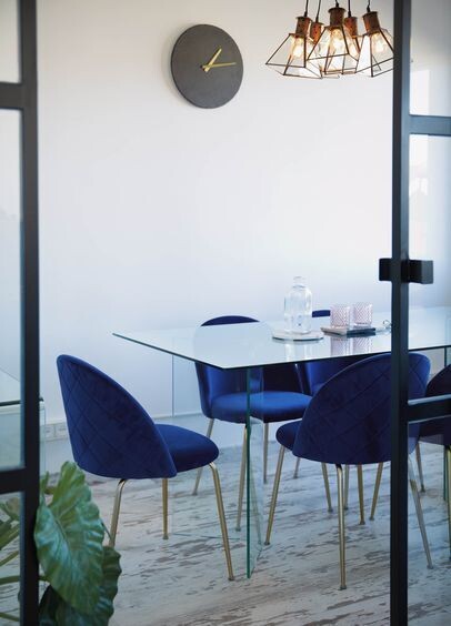 Silla Ivonne terciopelo azul