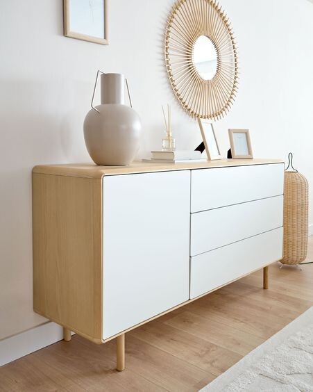 Aparador Anielle de madera maciza y chapa de fresno 150 x 78 cm