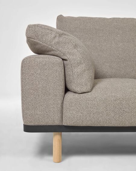 Sofá Noa 3 plazas con cojines beige patas acabado natural 230 cm