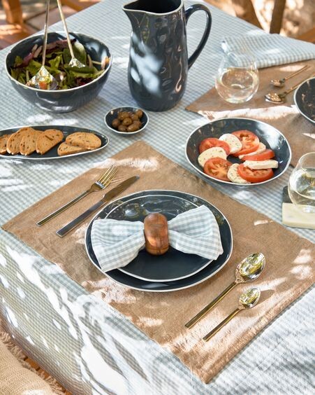 Plato plano Pontis de porcelana azul